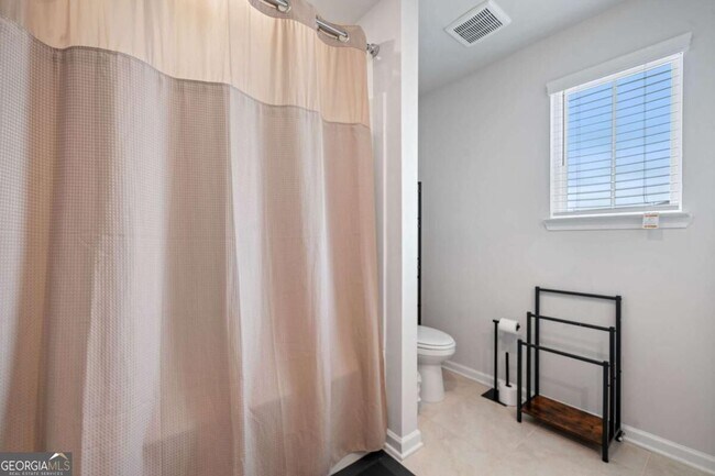 Building Photo - 5911 Green Ash Ct