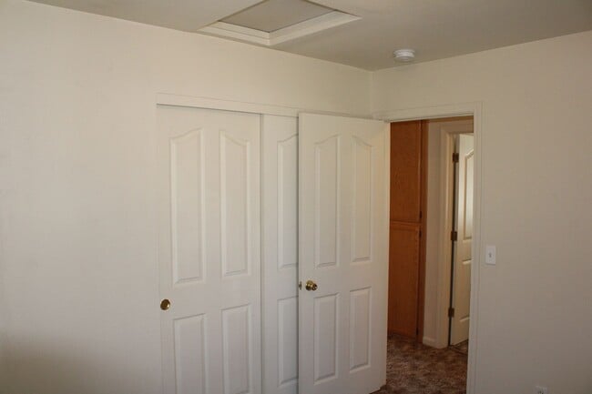 Building Photo - 3720 Vinewood Dr