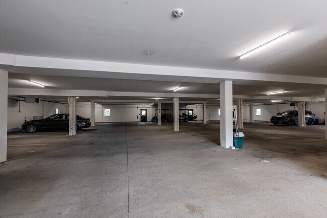 Building Photo - 617 Manhattan Blvd