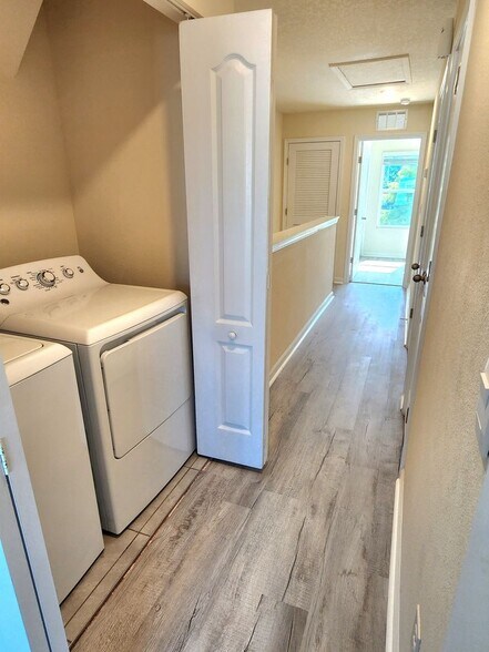 Building Photo - 545 Running Wds St