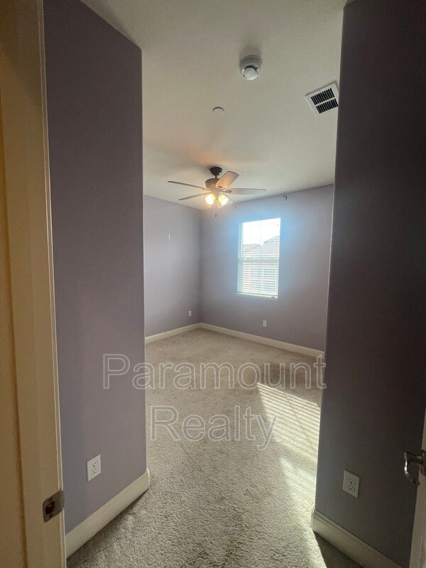 Building Photo - 3203 Vittoria Loop