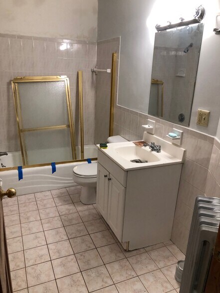 Building Photo - 336 Centre St