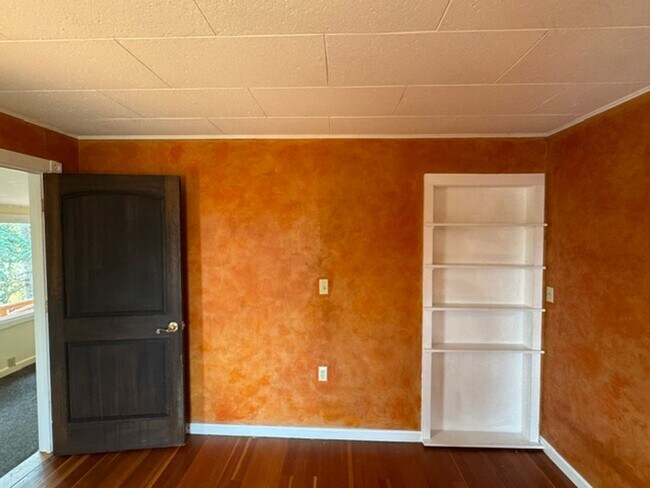 Building Photo - 415 E Hersey St