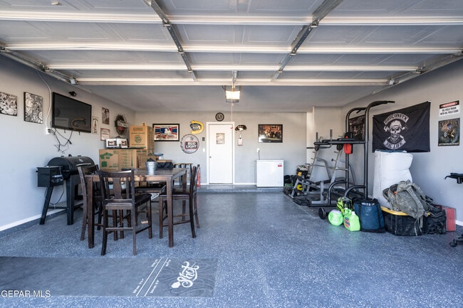 Building Photo - 945 Villa Seca Dr