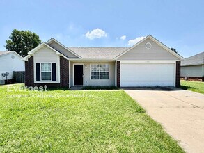 Building Photo - Lovely 3-Bedroom Home with Modern Amenitie...