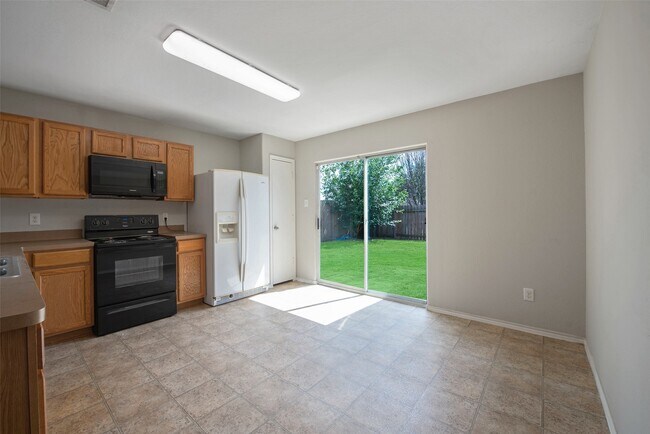 Building Photo - 7939 Yaupon View Dr