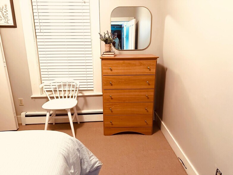 Building Photo - 252 Forest Ave