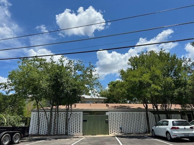 Primary Photo - 2514 W 12th St