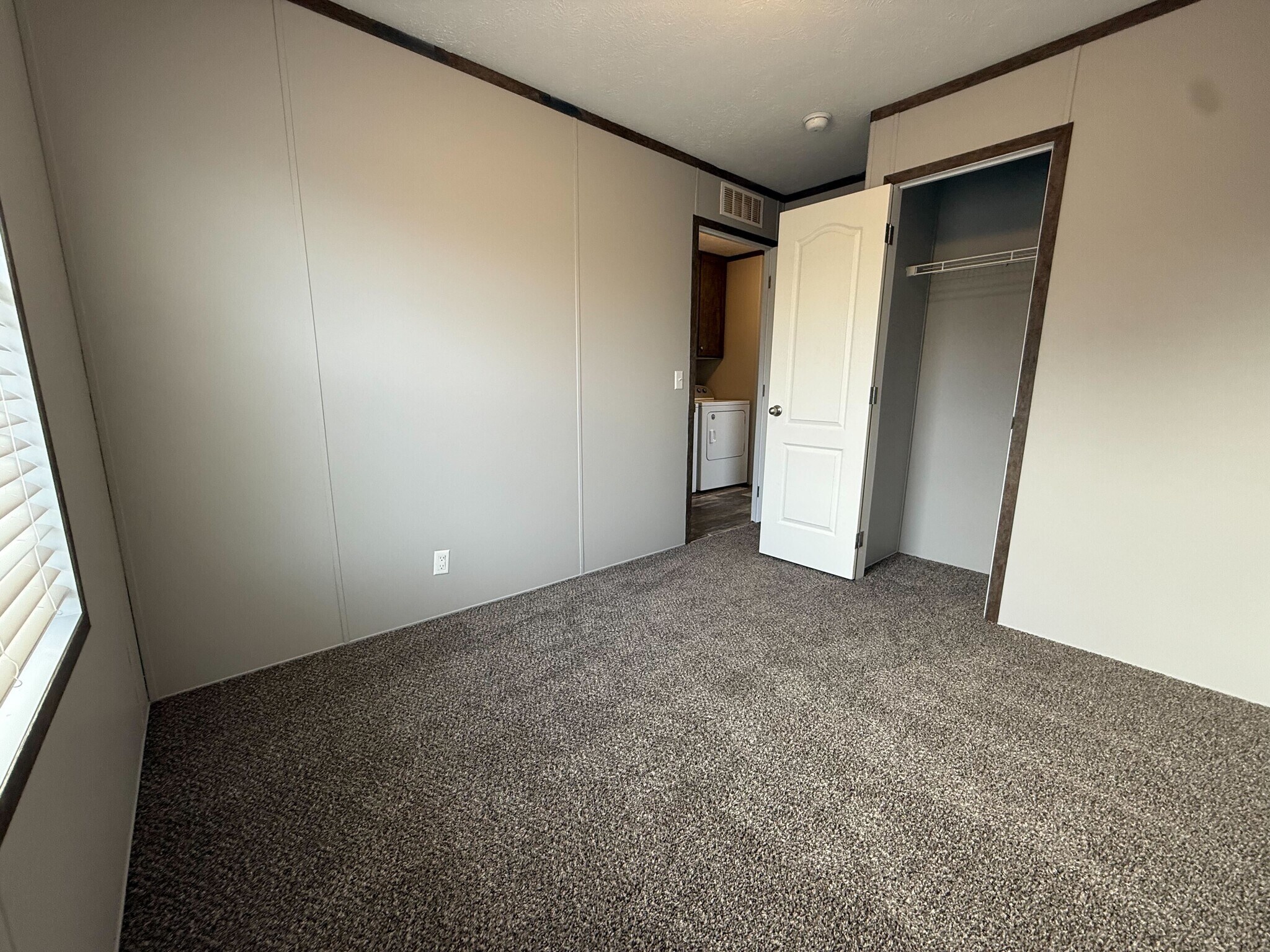 Building Photo - 11987 Springbrook Ct