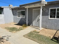 Building Photo - WEST LANCASTER 2BD/1BTH DUPLEX w/ BACKYARD