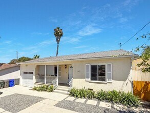 Building Photo - Beautiful 2B/1BA Home in Vista Now Availab...