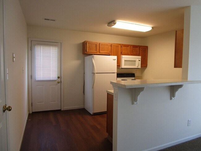 Building Photo - 5004-5006 Betty Jean Way