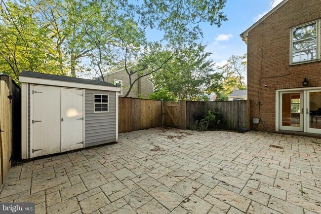 Building Photo - 2810 N Glade St NW