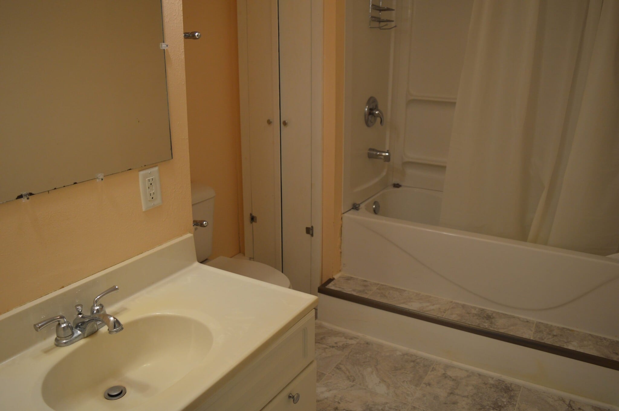 Building Photo - 7917 W Oakbrook Cir