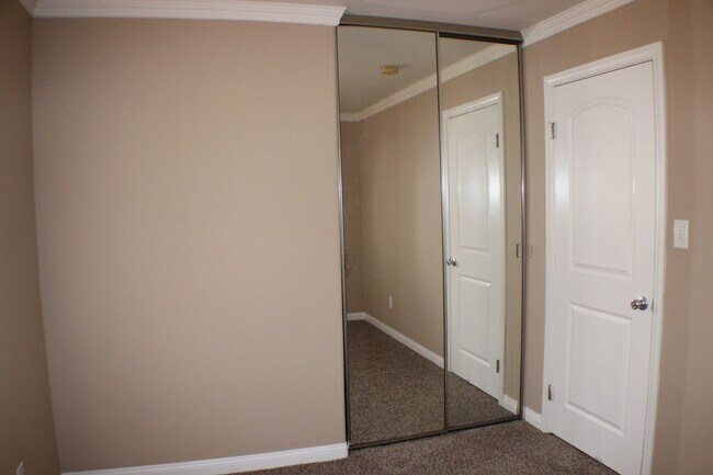 Building Photo - Charming 3-Bedroom Home with Fireplace, Spacious Backyard & Attached Garage in California City!