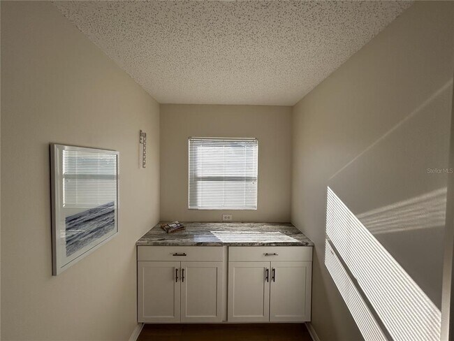 Building Photo - 3057 St Thomas Ln