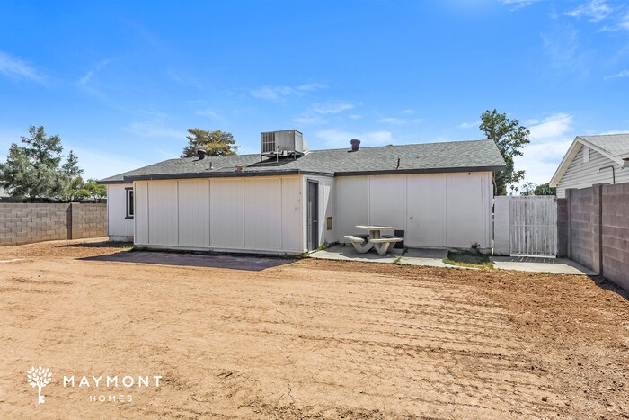 Building Photo - 4742 N 82nd Ave