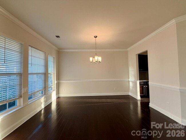 Building Photo - 1722 Spears Dr NW