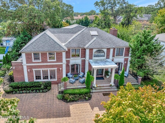 Building Photo - 13 Valley Forge Rd