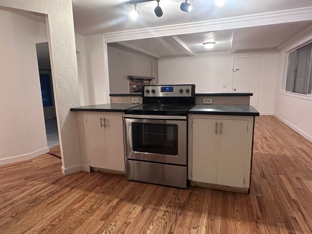 Building Photo - 610 Spencer Ct