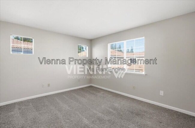 Building Photo - 885 Halidon Way