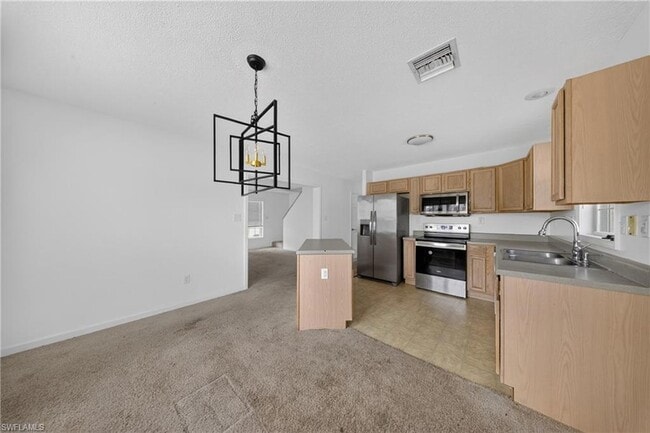 Building Photo - 250 Leawood Cir
