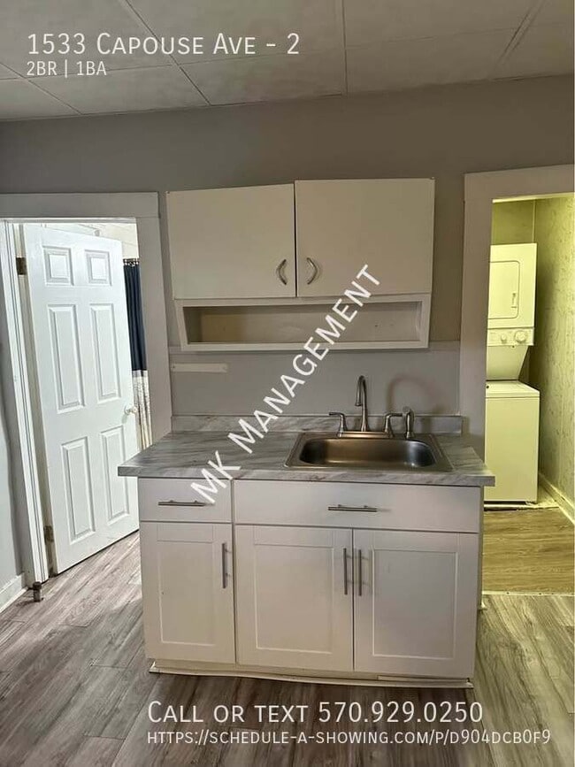 Building Photo - 1533 Capouse Ave