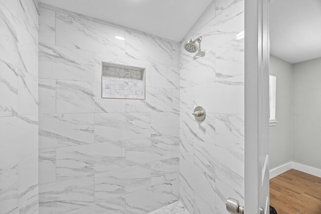 Building Photo - 3916 Kennon St