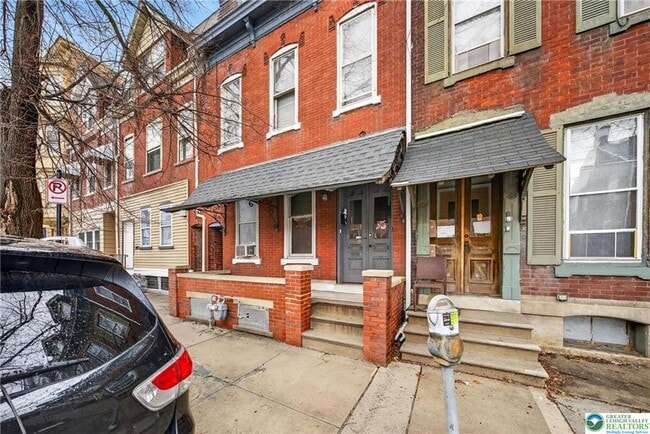 Building Photo - 1139 Linden St