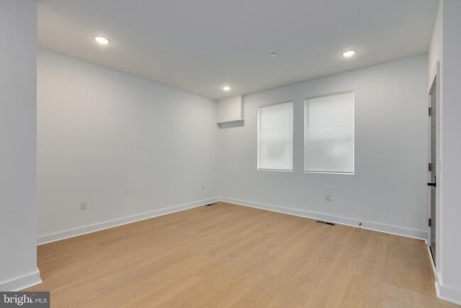 Building Photo - 2350 N 16th St