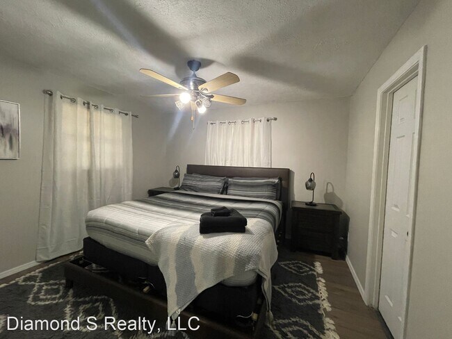 Building Photo - 3 br, 2 bath House - 4233 W Monterrey St