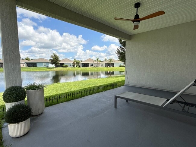 Building Photo - 671 Charter Oaks Blvd