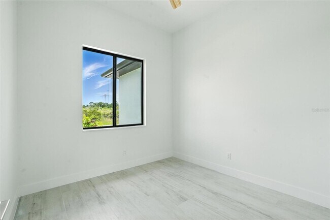 Building Photo - 8348 Walden St
