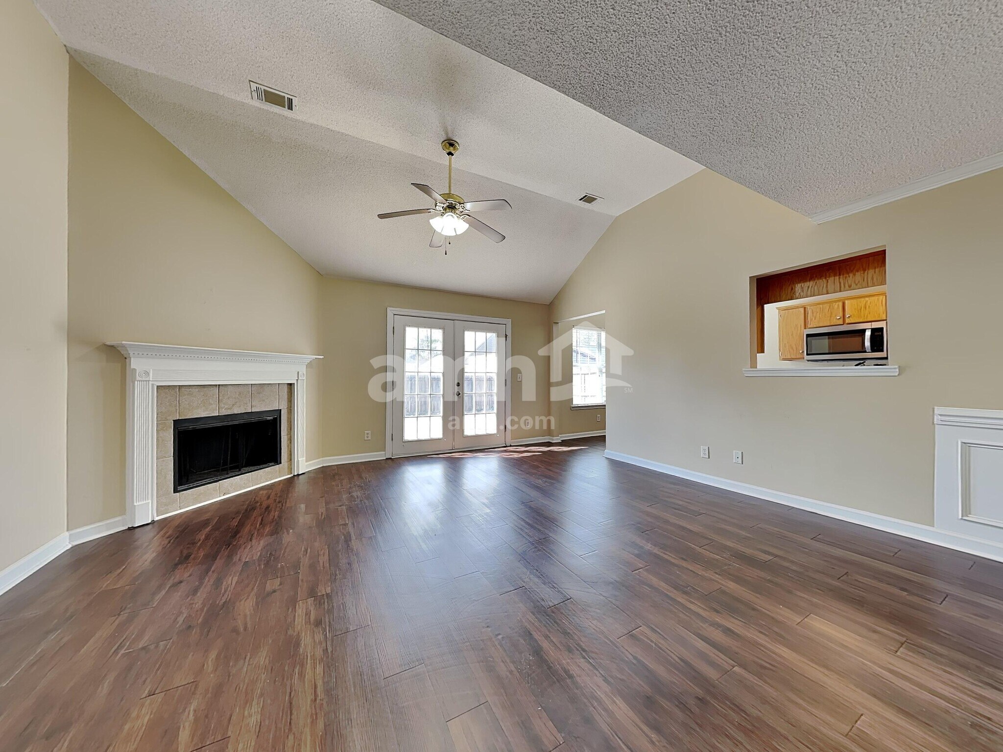 Building Photo - 109 W Tahoe Dr