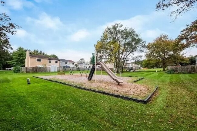 Building Photo - 17 Gallorette Ct