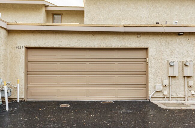 Building Photo - 6425 Big Pine Way