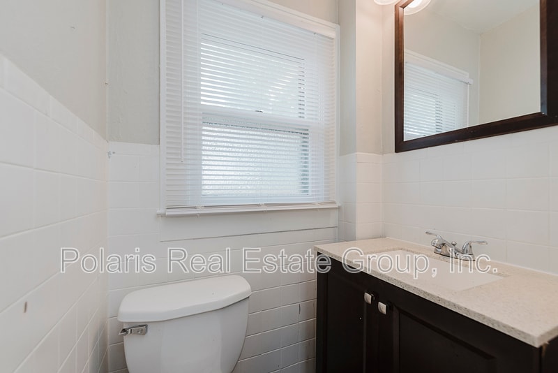 Building Photo - 6222 Kingsley Dr