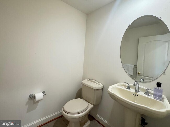 Building Photo - 5117 Sante Fe Ct