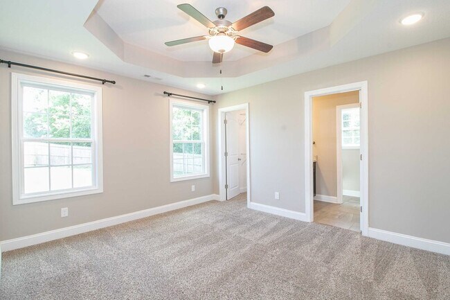 Building Photo - 209 Azalea Dr