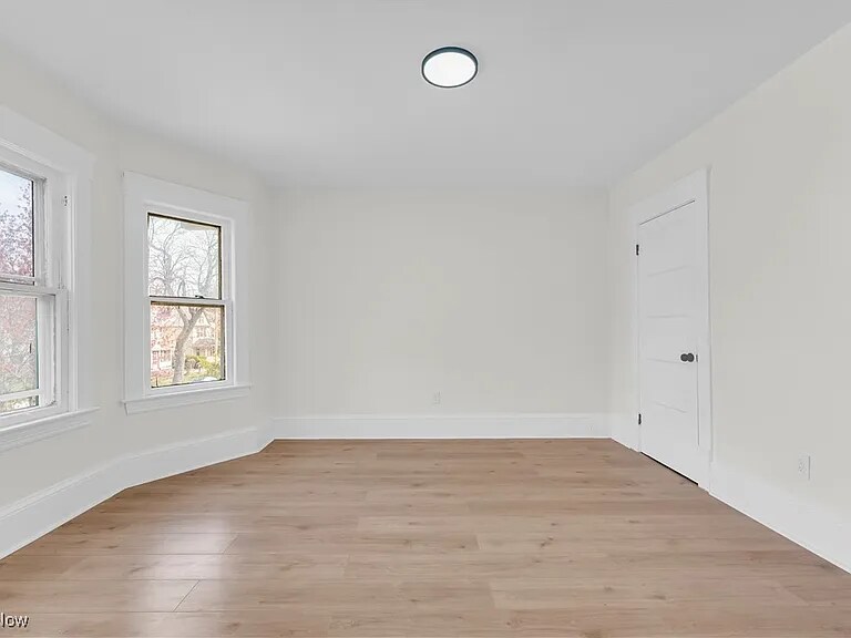 Building Photo - 7218 Lawnview Ave