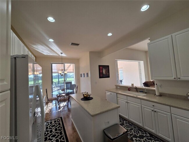 Building Photo - 9129 Links Dr