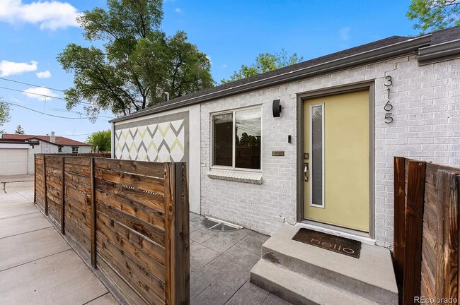 Front porch - 3165 N Saint Paul St