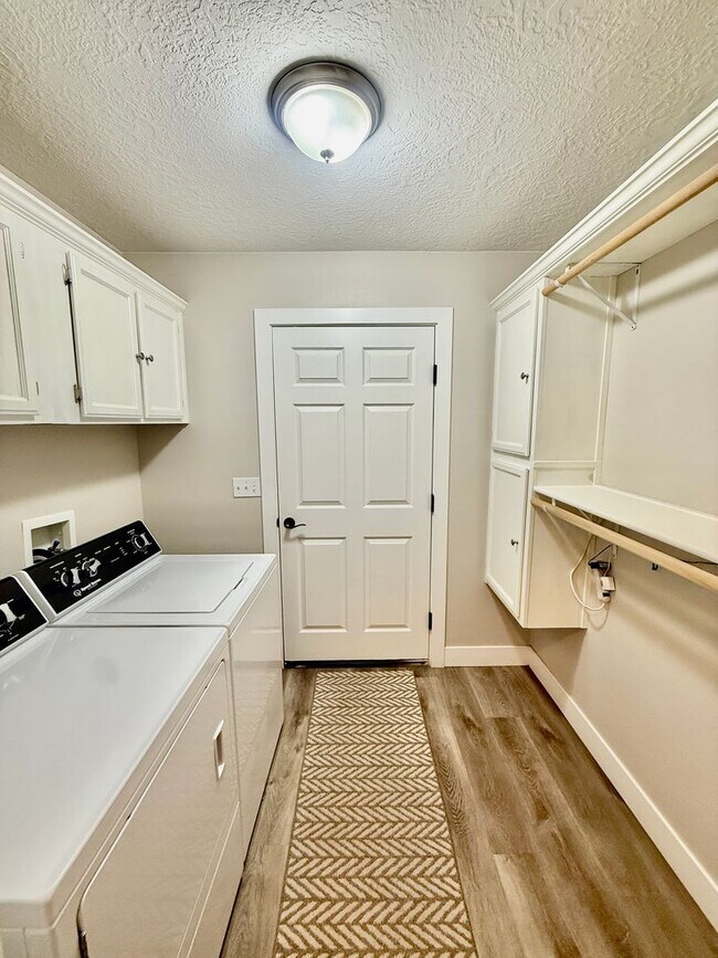 Building Photo - 389 E 500 S