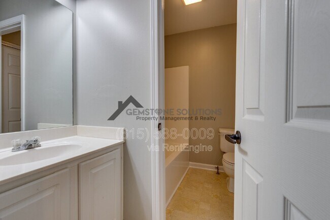 Building Photo - 605 Cashmere Dr