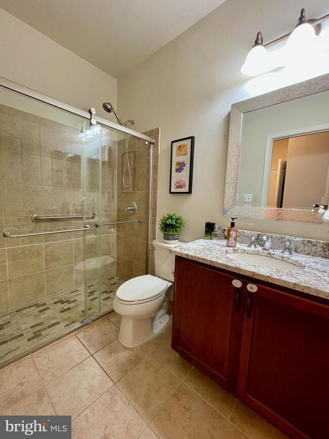 Building Photo - 42900 Southview Manor Dr