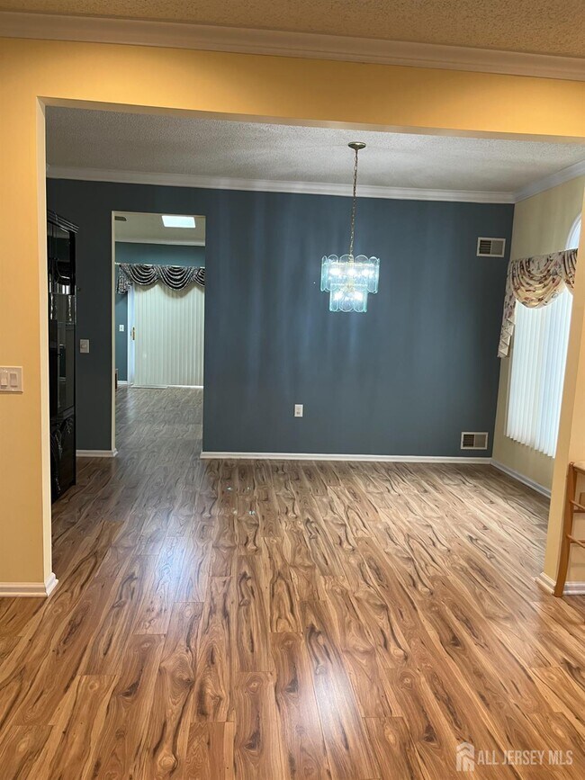 Building Photo - 11 Umberland Pl