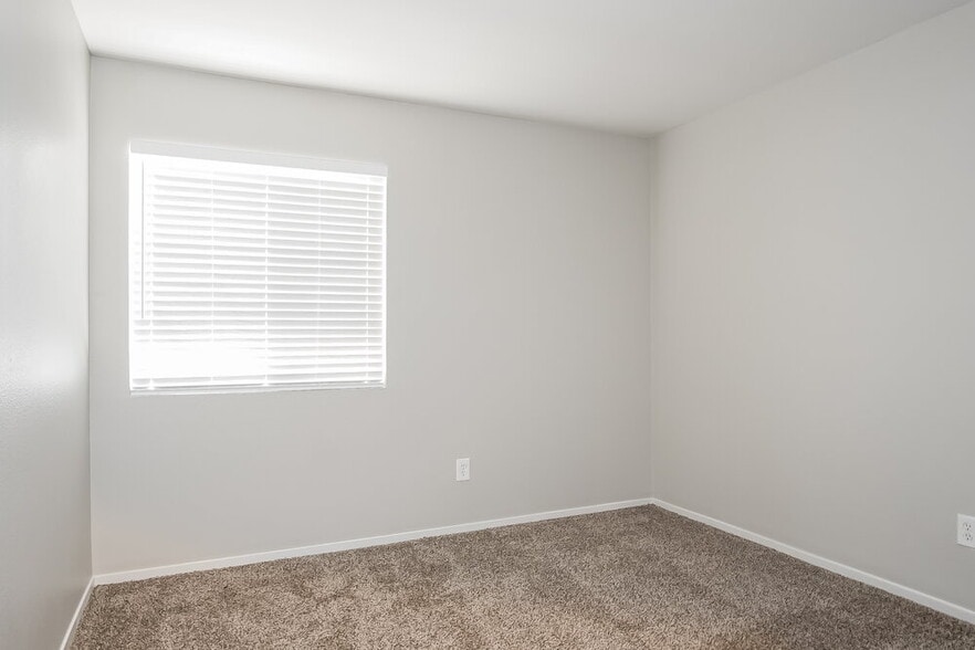 Building Photo - 881 Adobe Flat Dr
