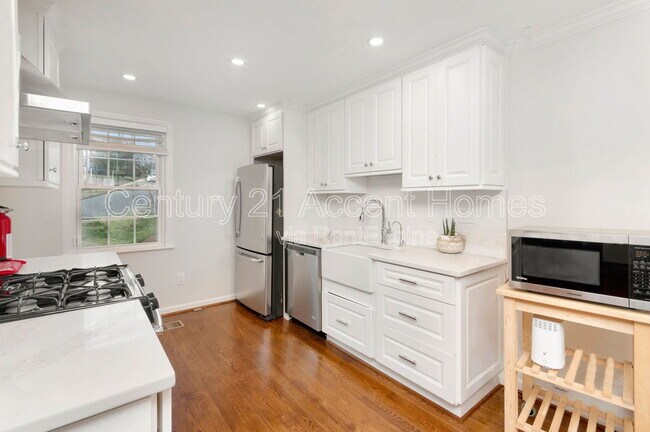 Building Photo - 5026 23rd St S