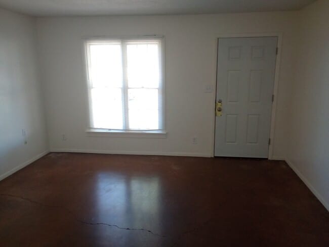 Building Photo - S Laredo Ave