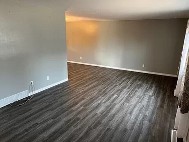 Building Photo - Spacious Home on a Large Lot in Villa Loma Neighborhood in D11